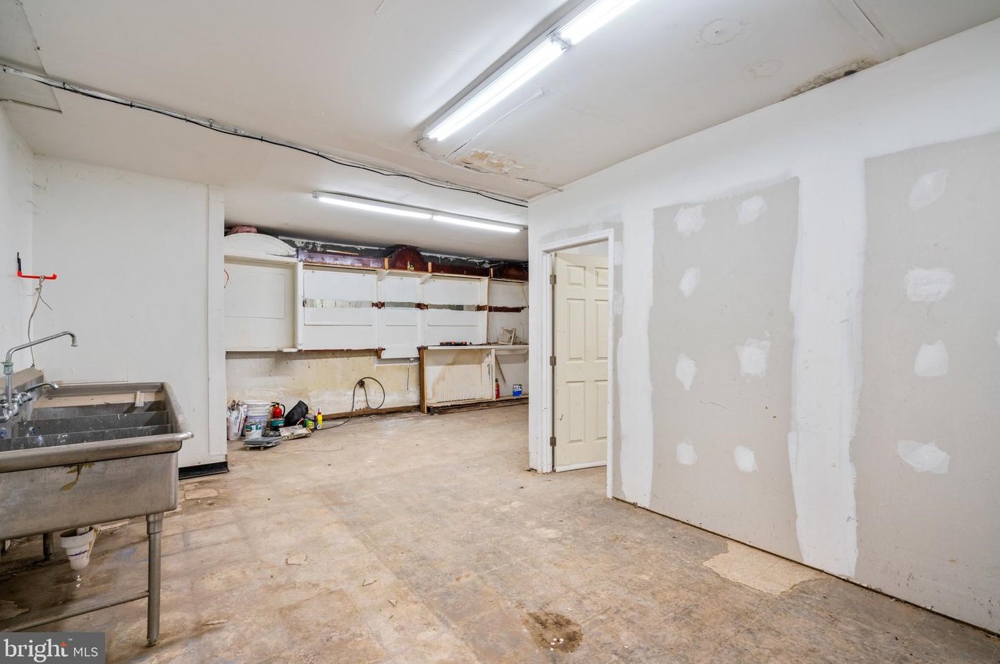 2800 Huntingdon Ave, Baltimore MD  21211-2921 exterior