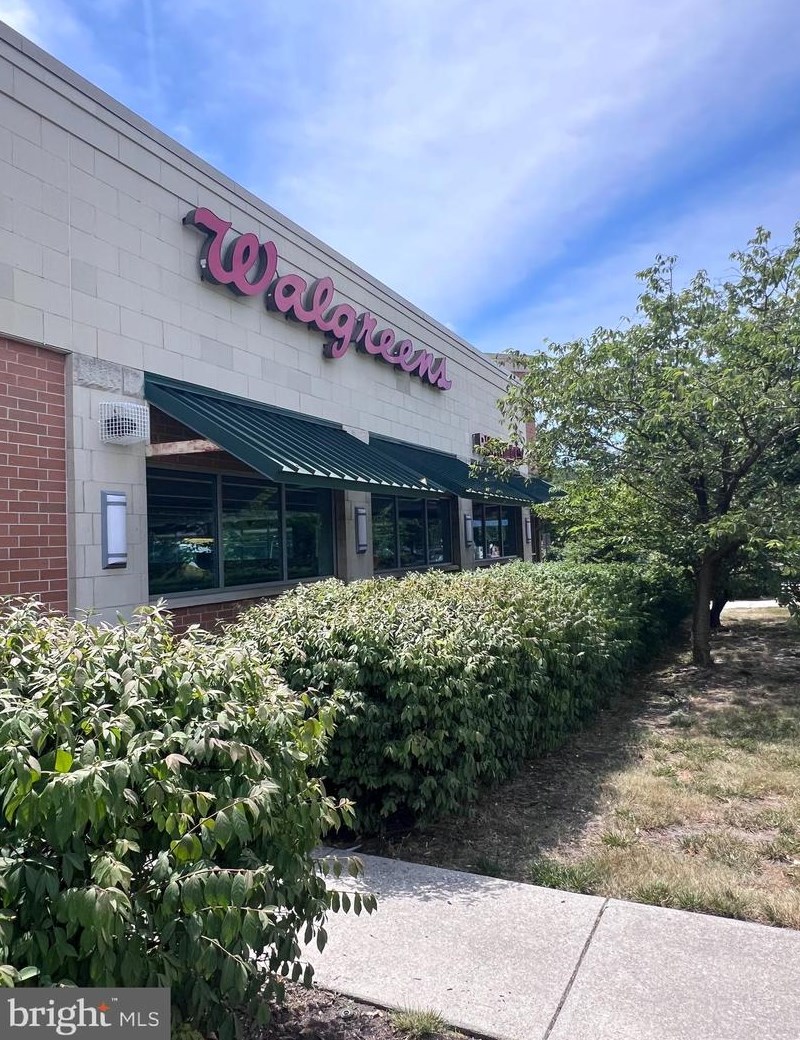 201 Cedarcroft Rd, Baltimore MD  21212-2517 exterior