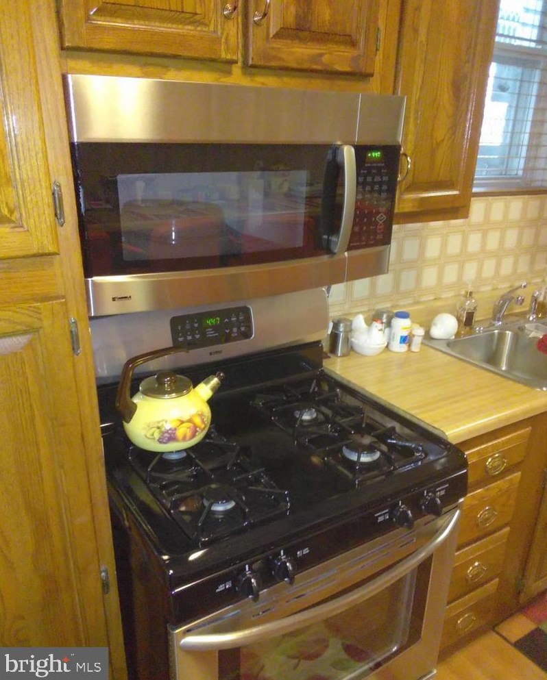 2330 Mosher St, Baltimore MD  21216-4508 exterior