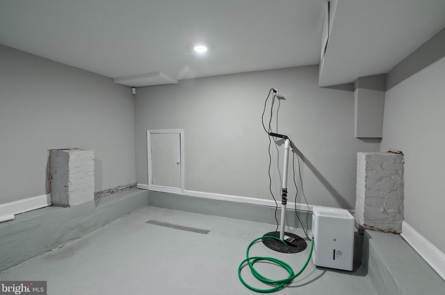 3220 Baltimore St, Baltimore MD  21224-1108 exterior