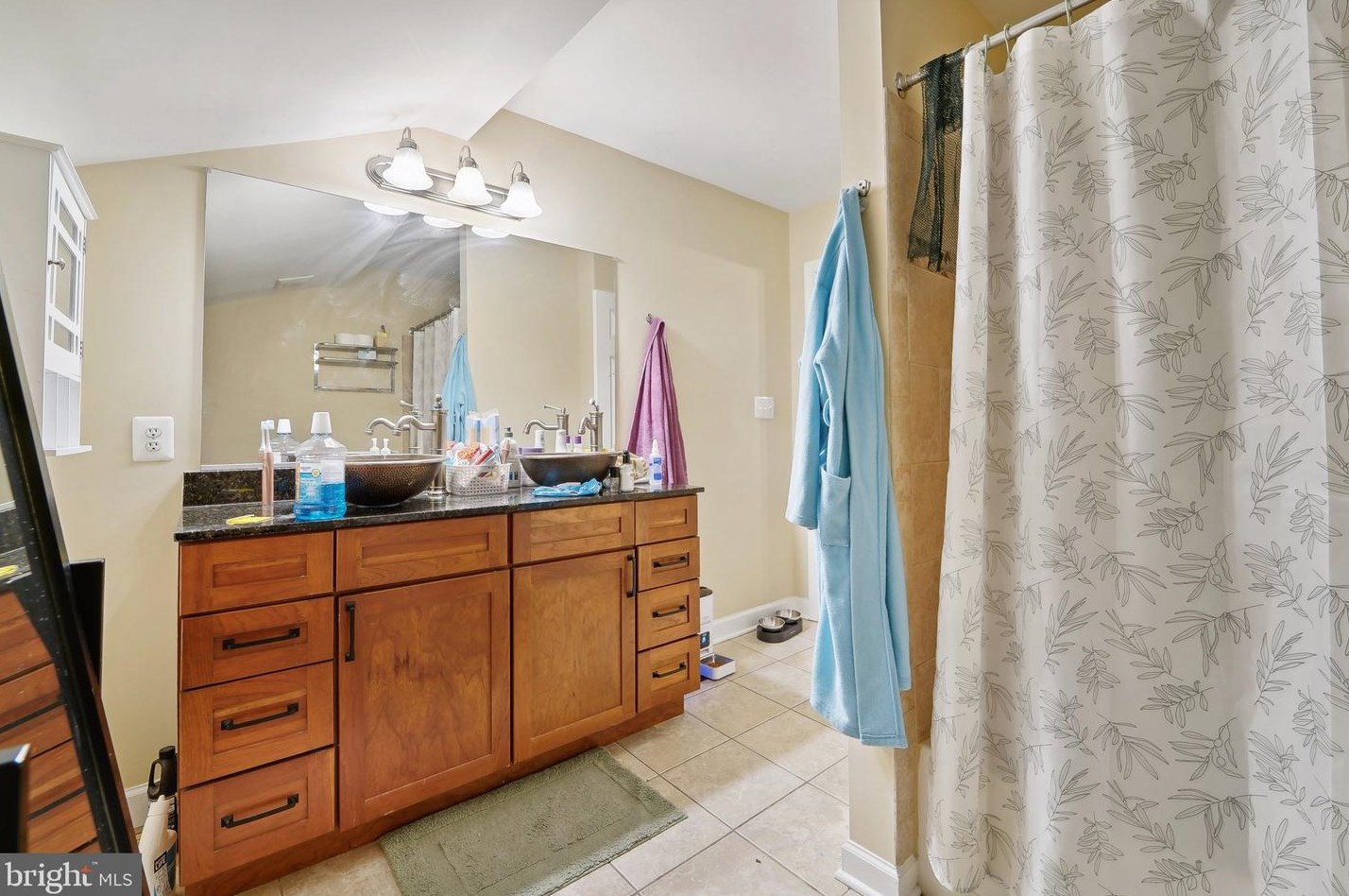 635 Paca St, Baltimore MD 21201-1919 exterior