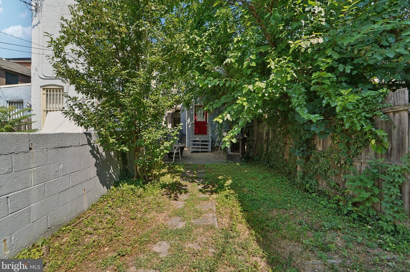 635 Paca St, Baltimore MD 21201-1919 exterior