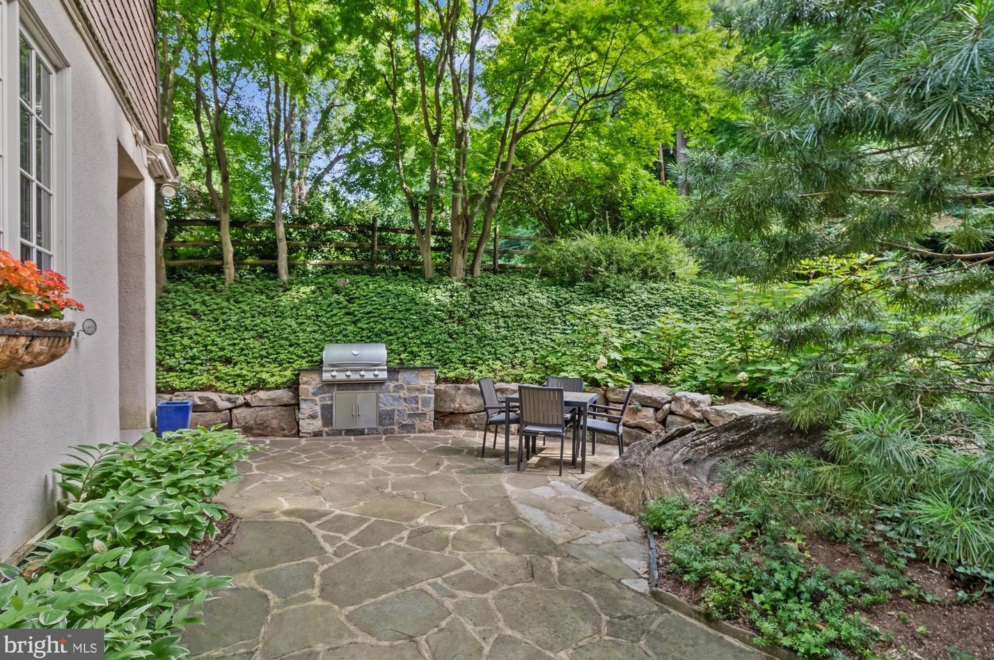 401 Edgevale Rd, Baltimore MD  21210-1915 exterior