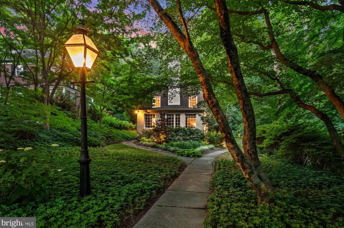 401 Edgevale Rd, Baltimore MD  21210-1915 exterior