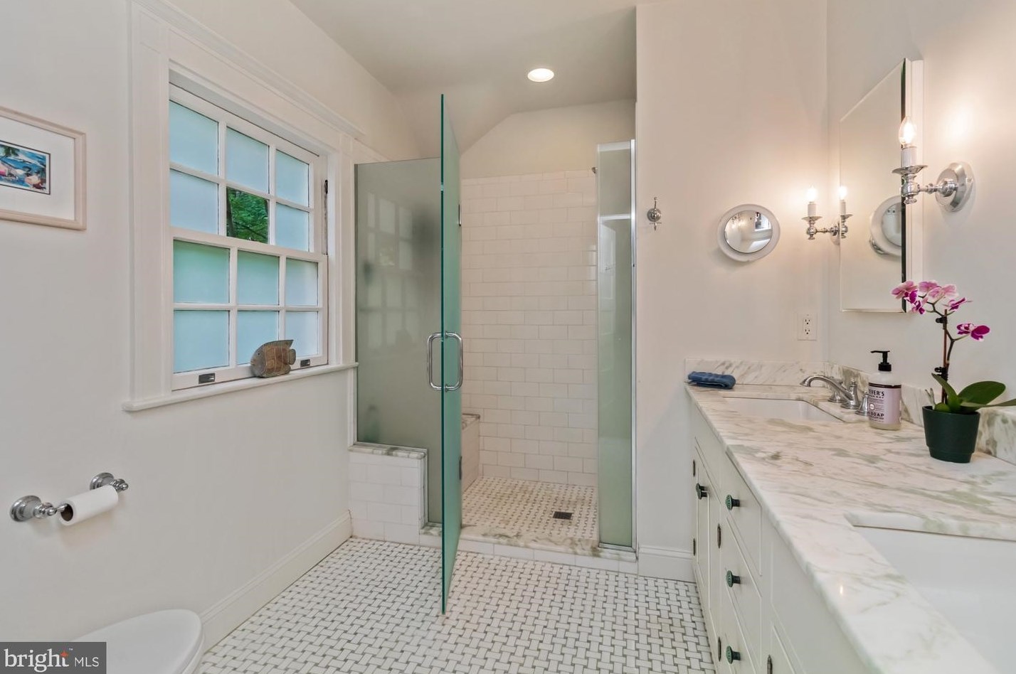 401 Edgevale Rd, Baltimore MD  21210-1915 exterior