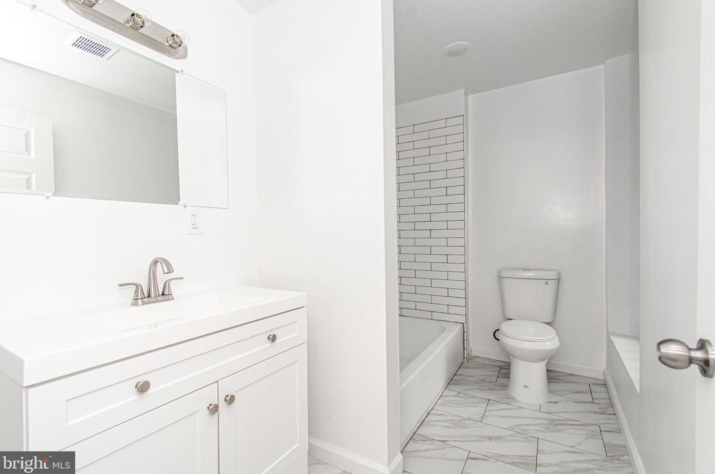 2027 Mcculloh St, Baltimore MD  21217-3530 exterior
