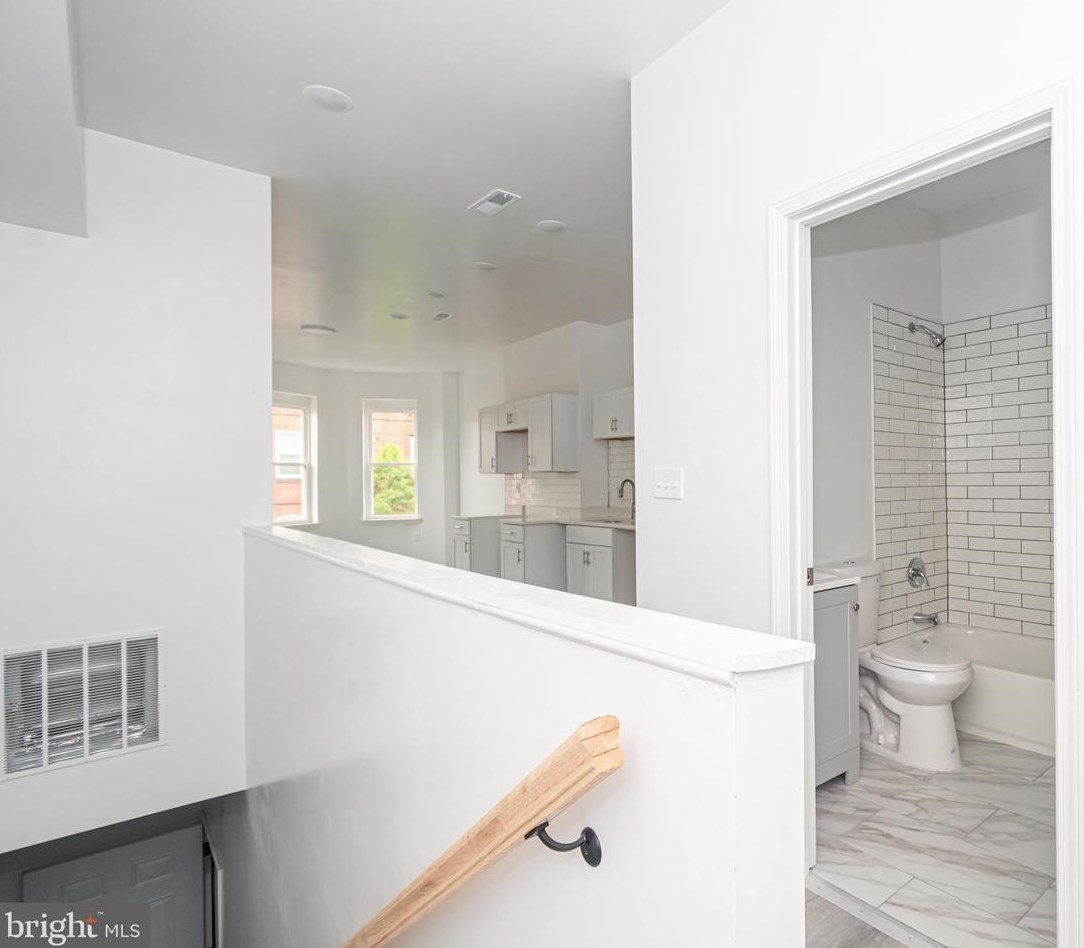 2027 Mcculloh St, Baltimore MD  21217-3530 exterior