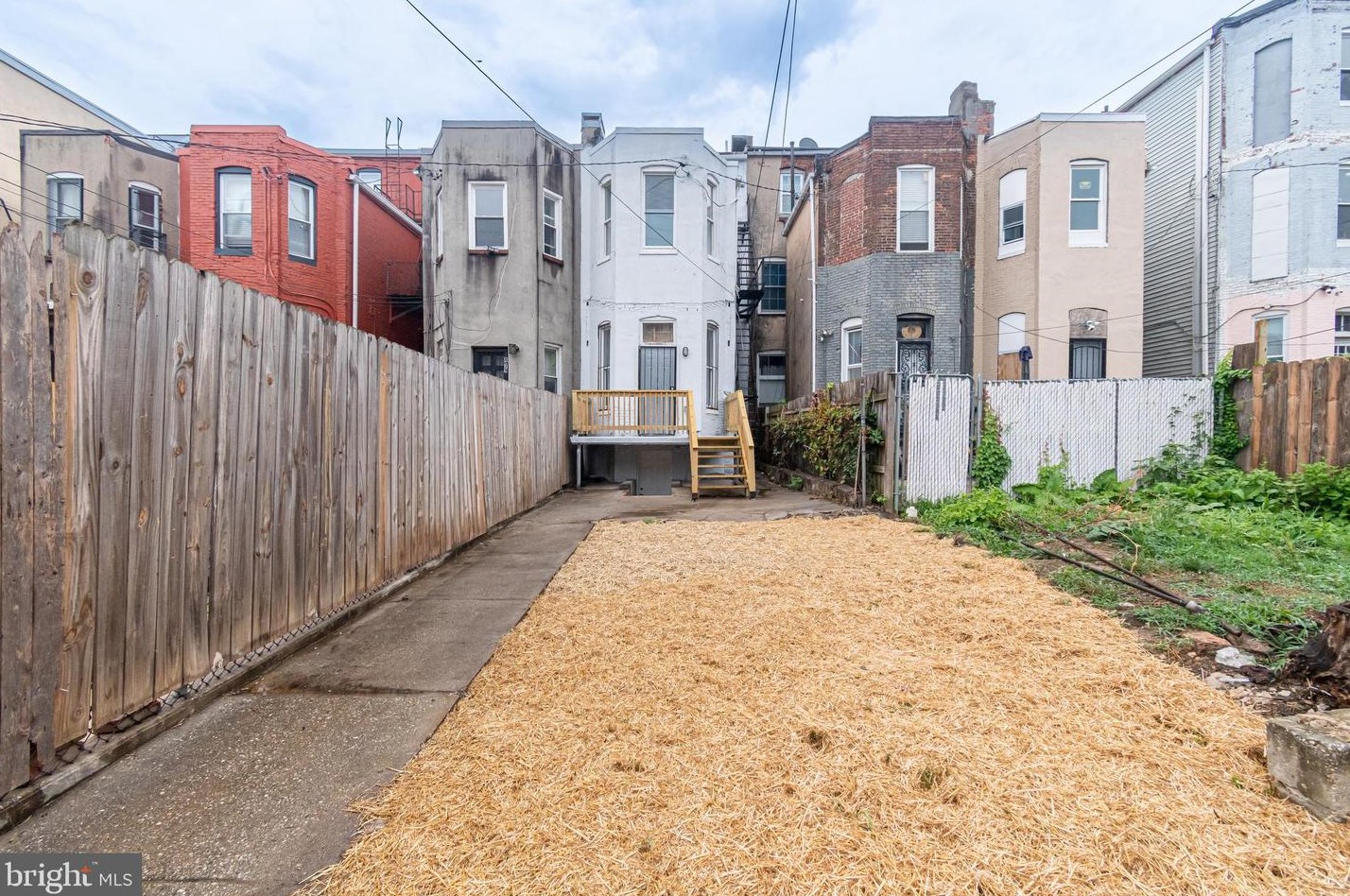 2027 Mcculloh St, Baltimore MD  21217-3530 exterior
