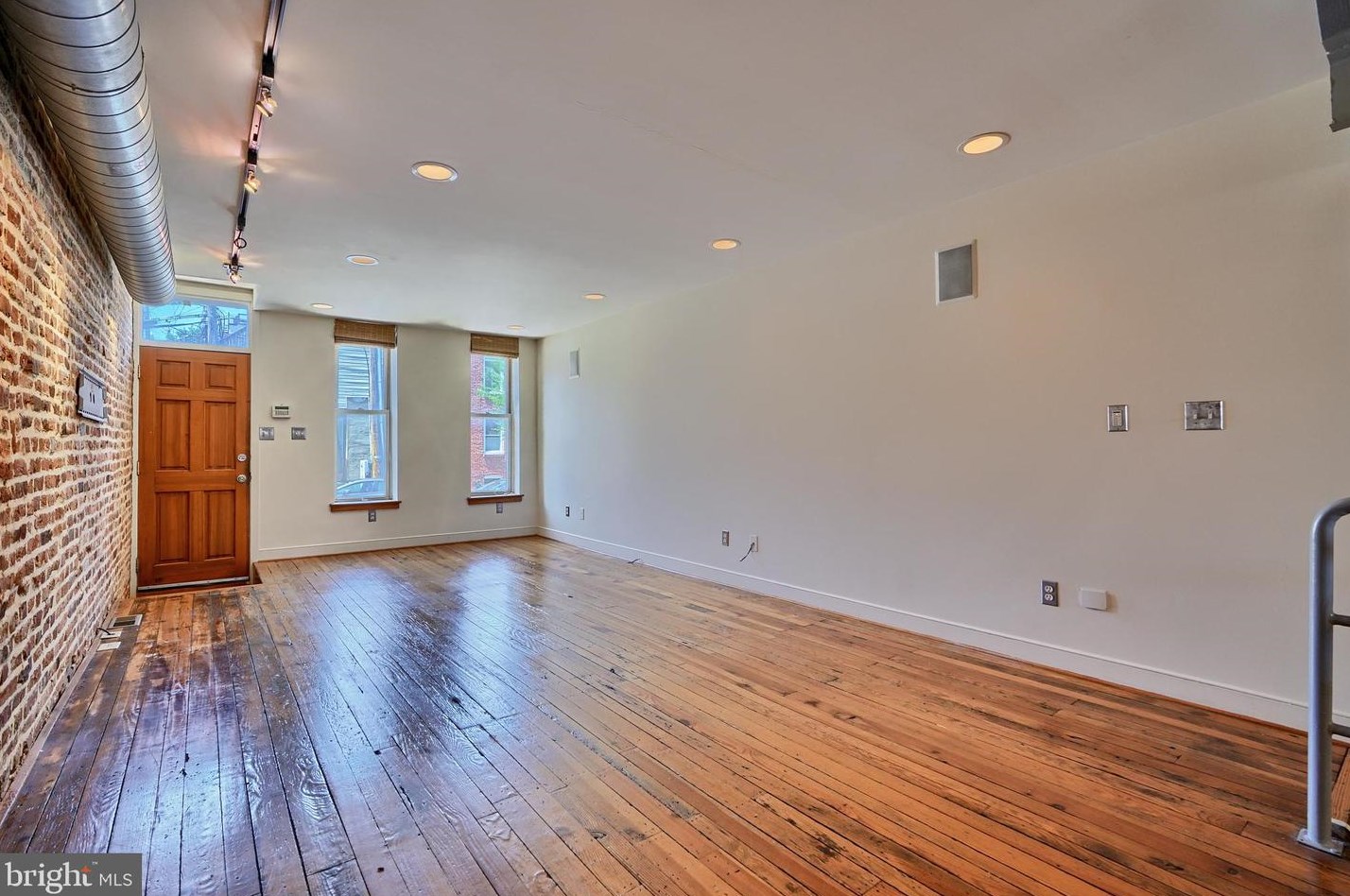 1351 Jackson St, Baltimore MD  21230-4333 exterior