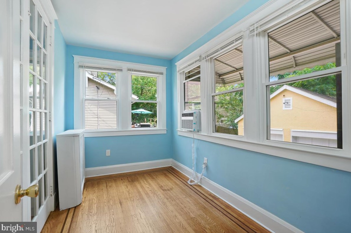 3031 Northern Pkwy, Baltimore MD 21215-4732 exterior