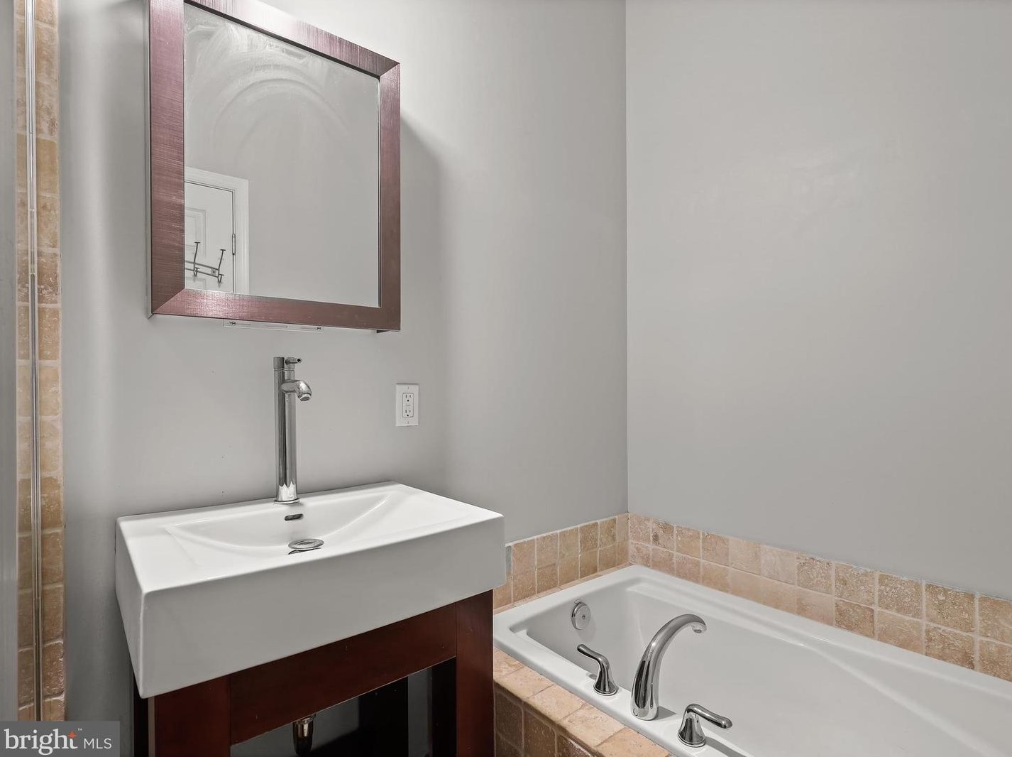 511 Luzerne Ave, Baltimore MD 21205-2610 exterior