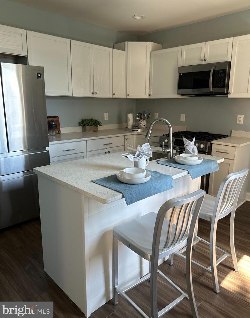 4108 Parkside Dr, Baltimore MD  21206-6330 exterior