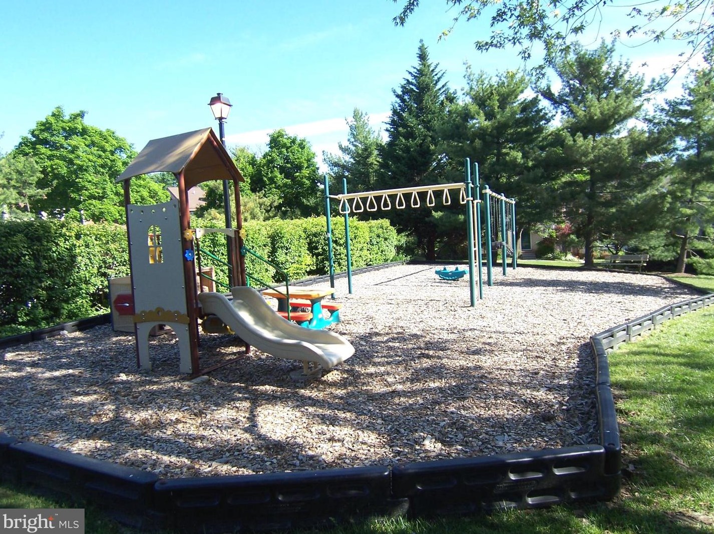 4440 Roland Spg Dr, Baltimore MD 21210-2707 exterior