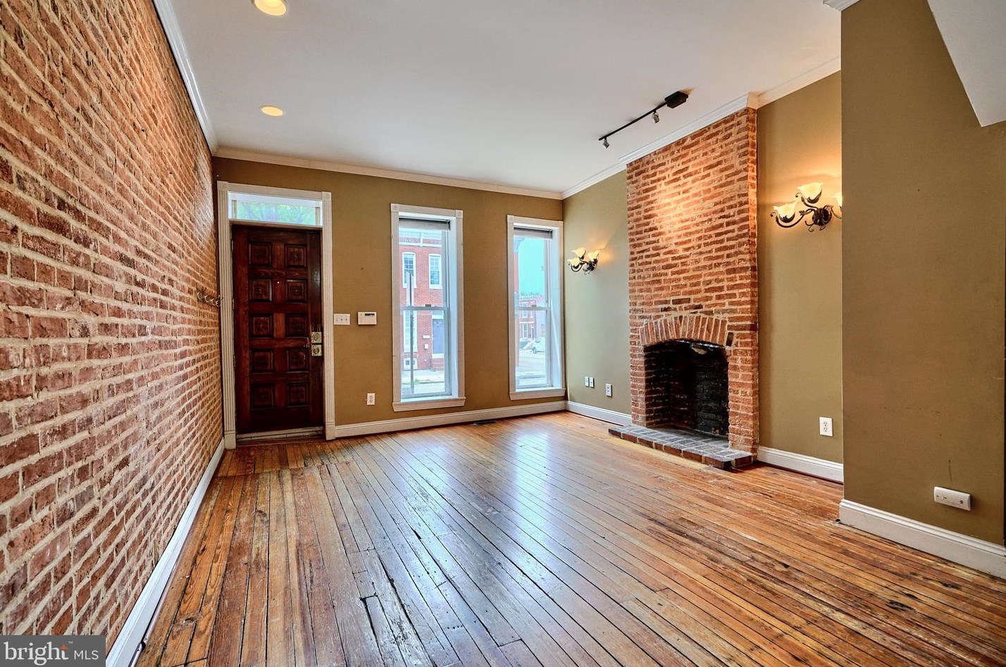 1305 Hanover St, Baltimore MD  21230-4220 exterior