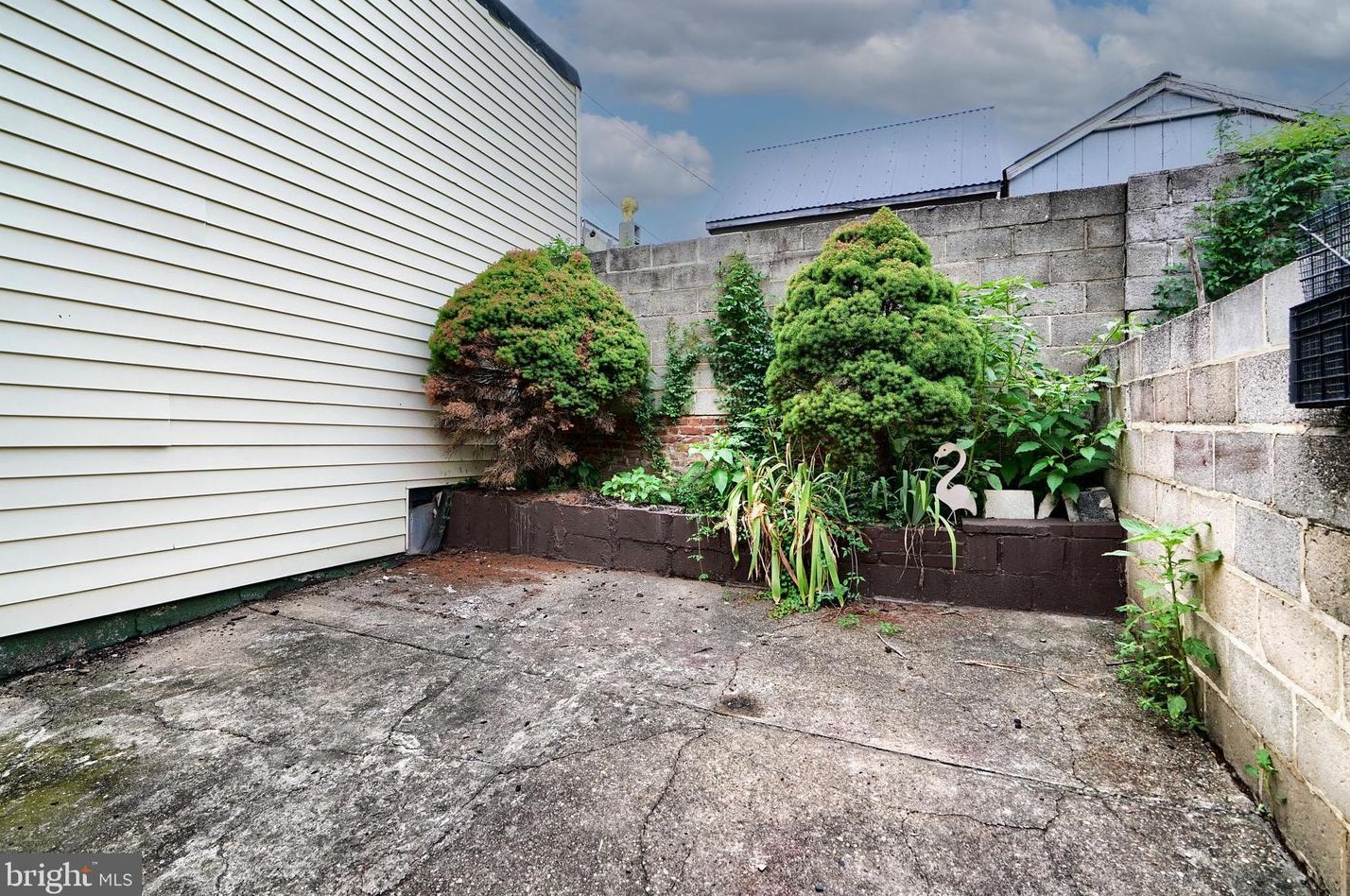 2212 Fleet St, Baltimore MD 21224-3741 exterior