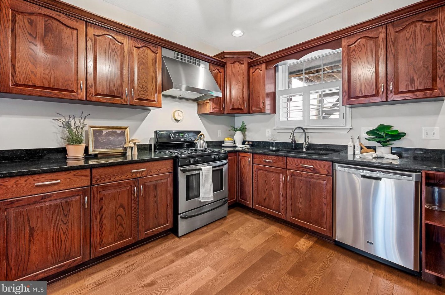 740 Potomac St, Baltimore MD  21224-3955 exterior