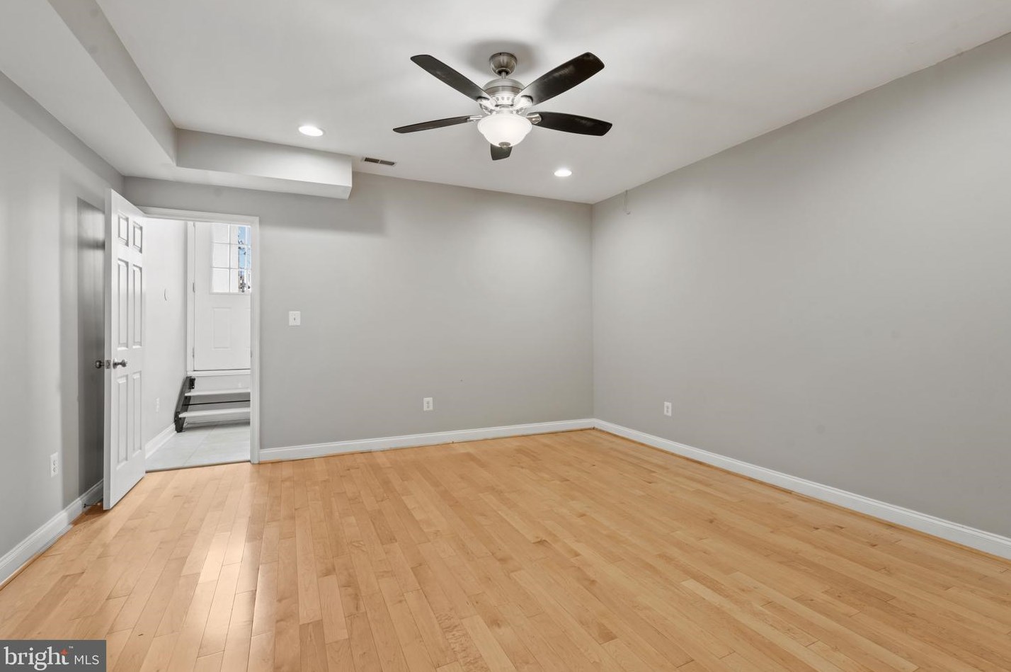 1705 Light St, Baltimore MD 21230-3935 exterior