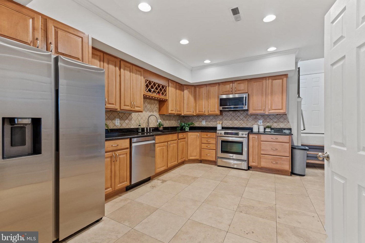 1705 Light St, Baltimore MD 21230-3935 exterior