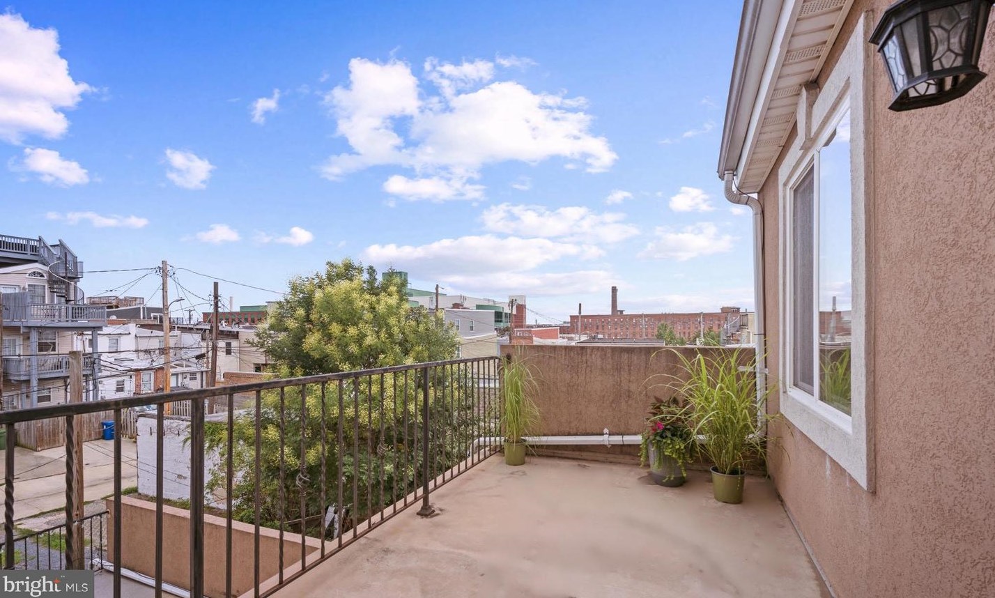 1705 Light St, Baltimore MD 21230-3935 exterior