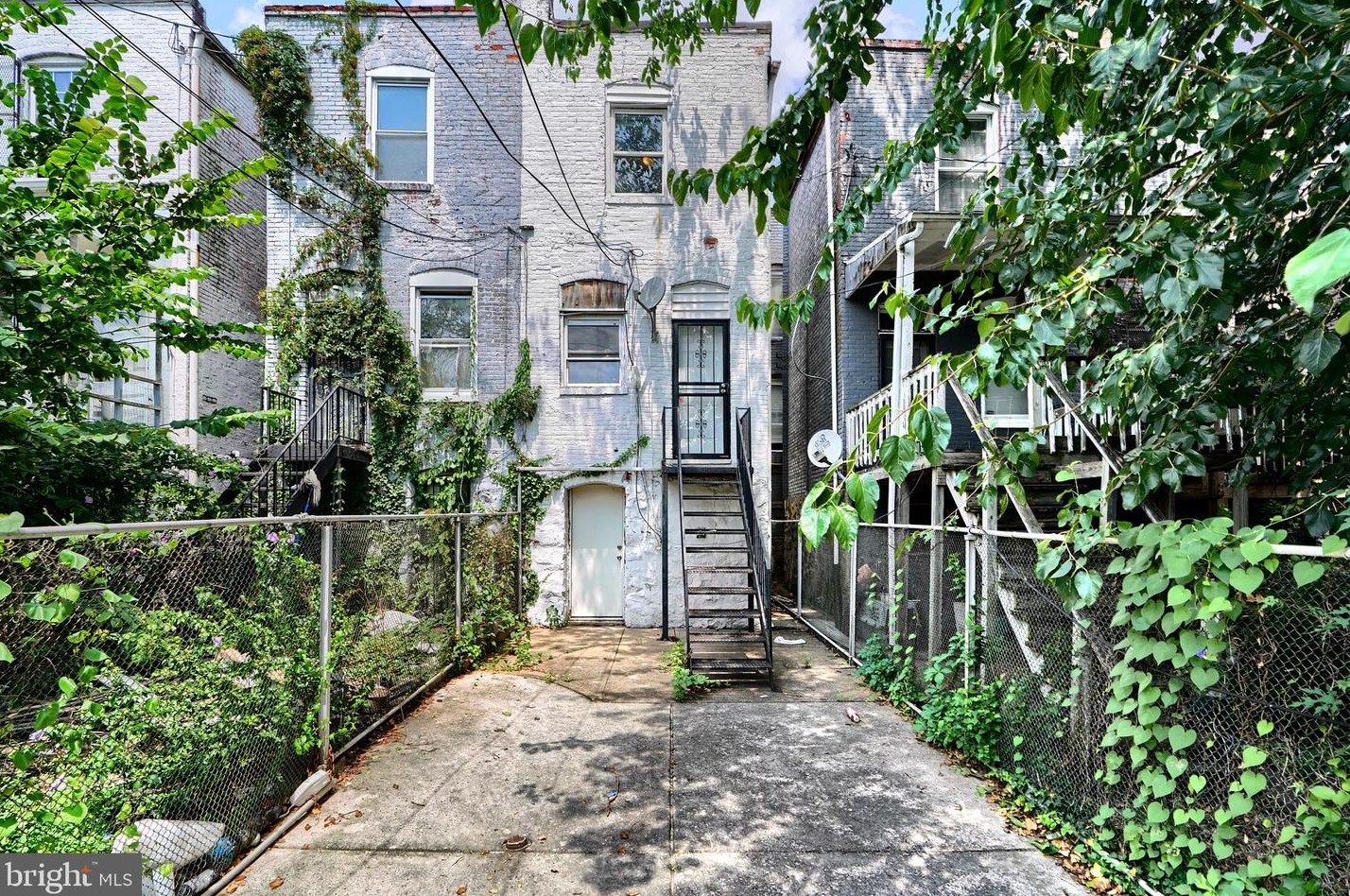 2721 Edmondson Ave, Baltimore MD  21223-1008 exterior