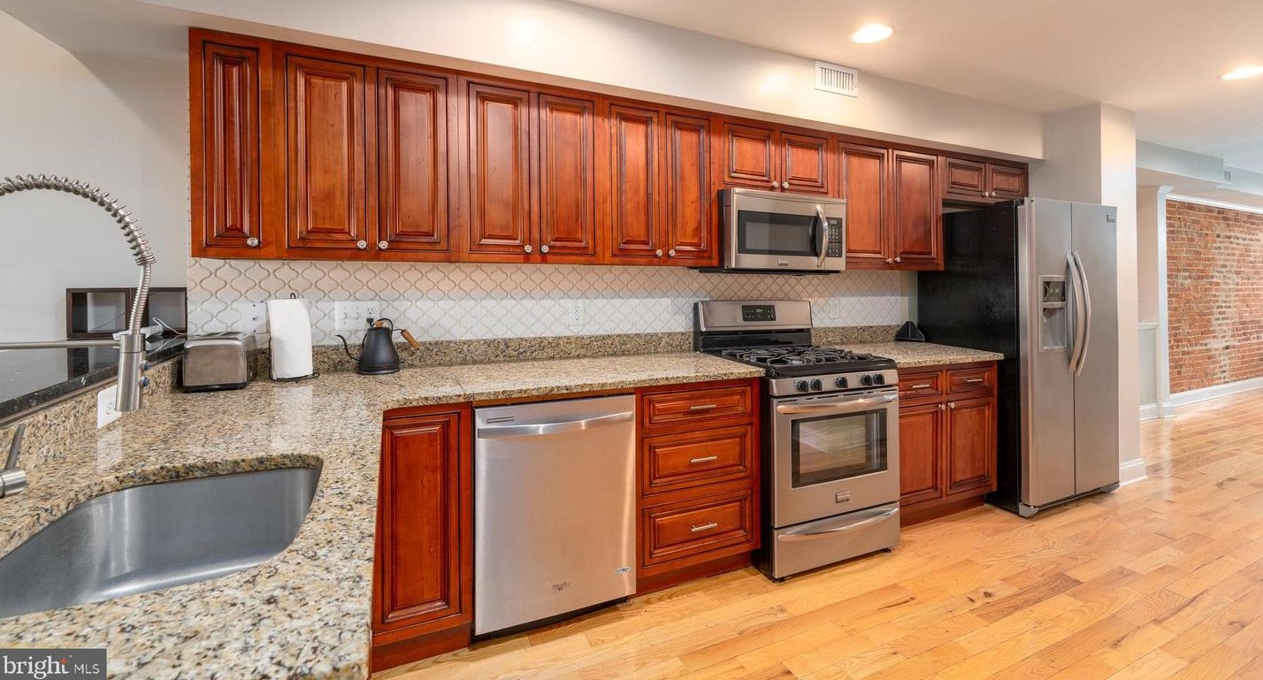 1825 Light St, Baltimore MD  21230-4920 exterior