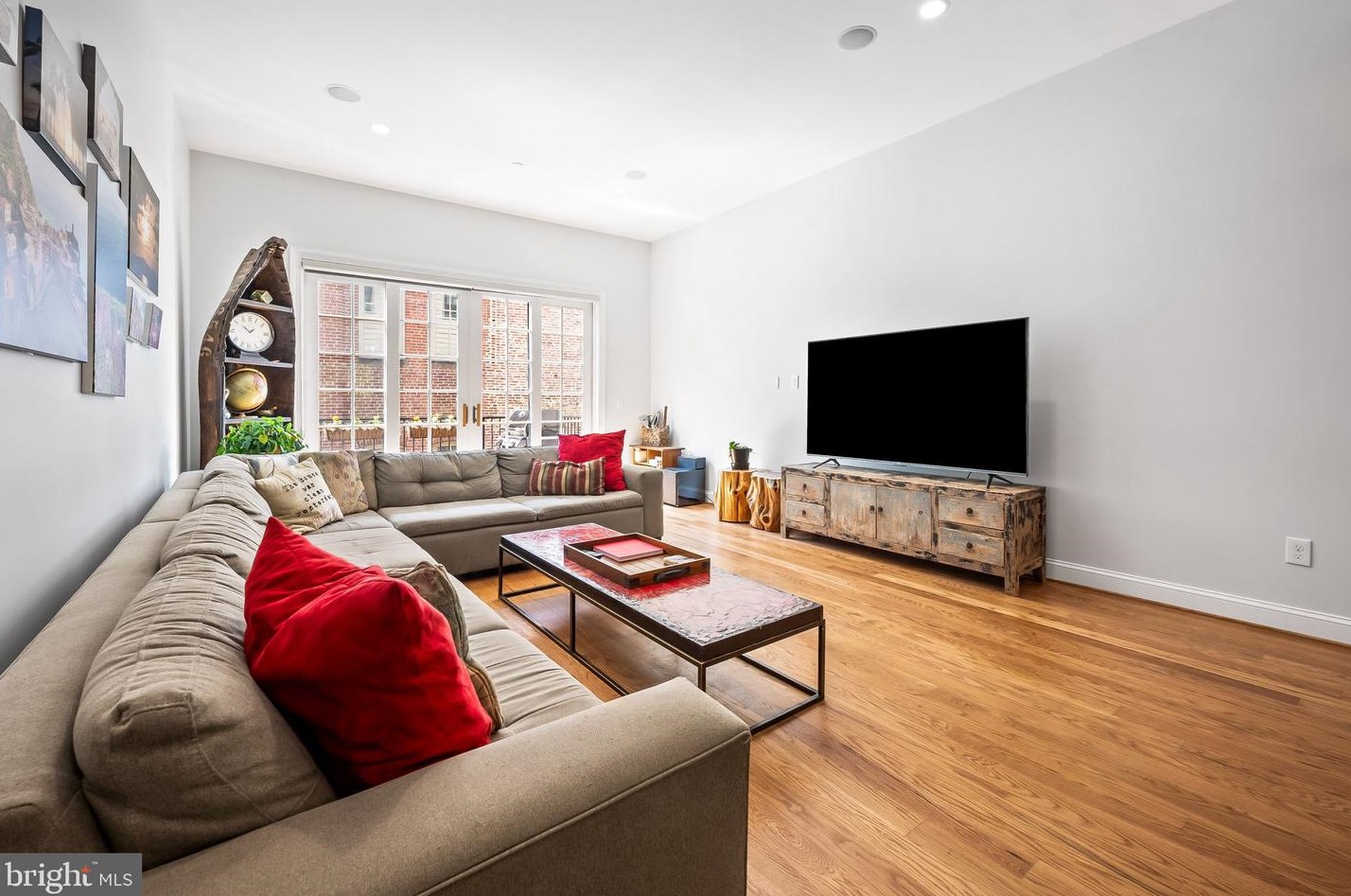 1741 Aliceanna St, Baltimore MD 21202-4647 exterior