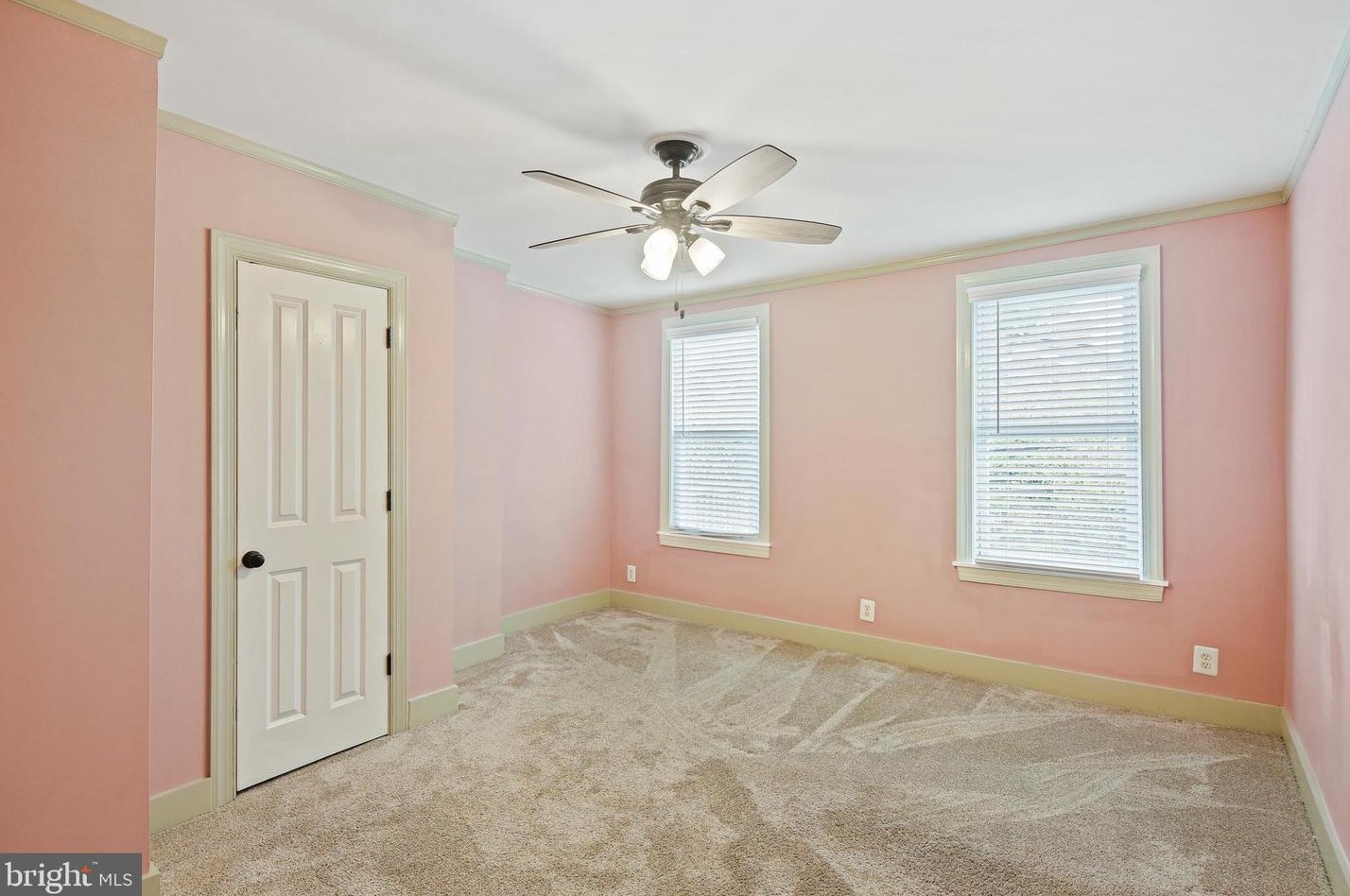 3010 Keswick Rd, Baltimore MD 21211-2640 exterior