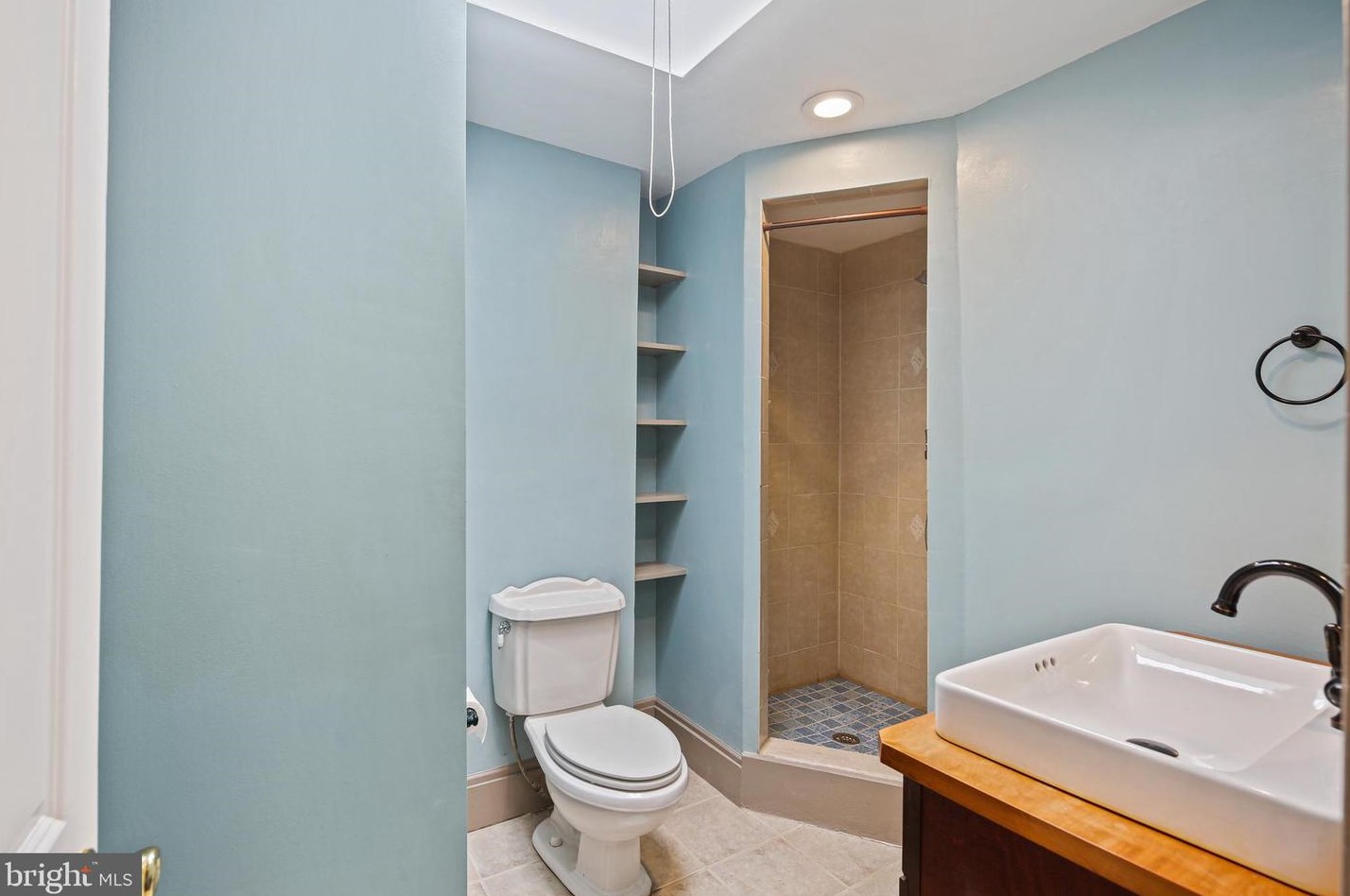 3010 Keswick Rd, Baltimore MD 21211-2640 exterior