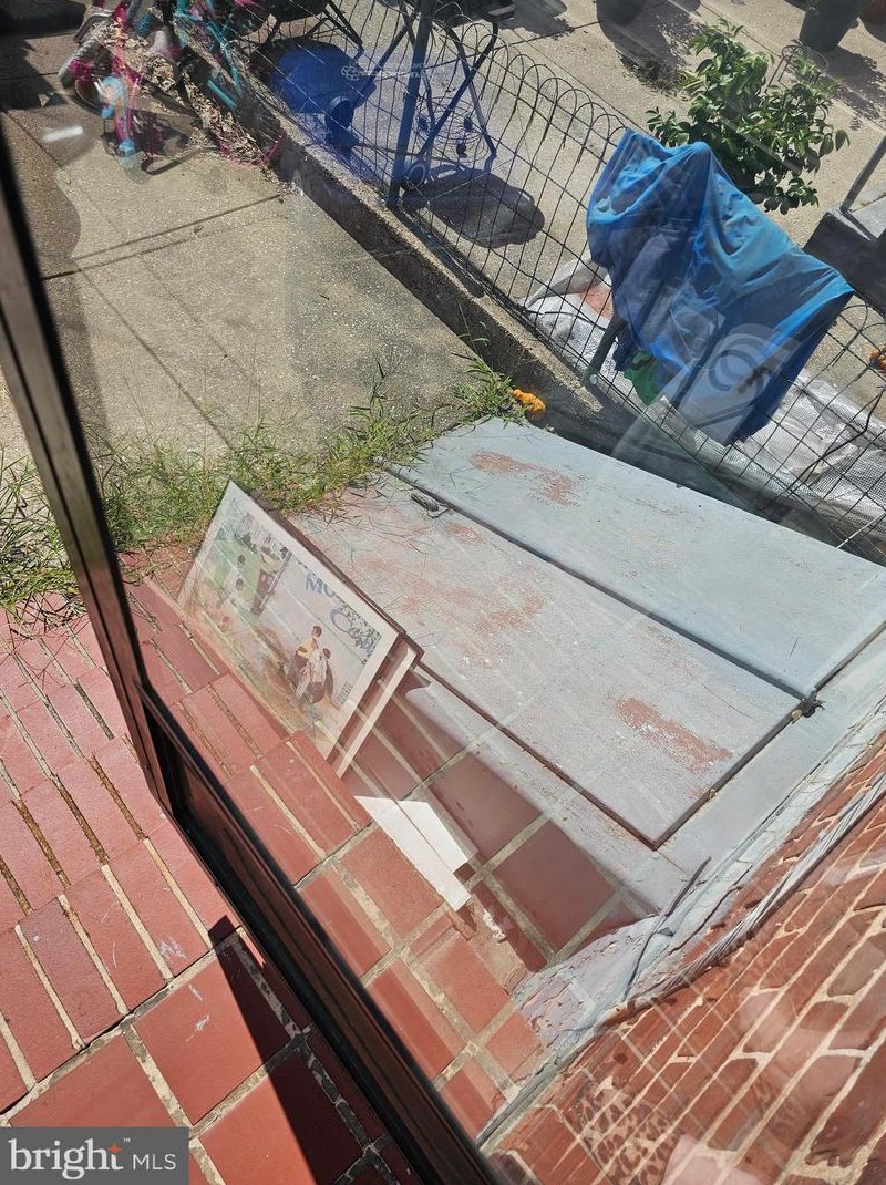 3227 Dudley Ave, Baltimore MD  21213-1711 exterior