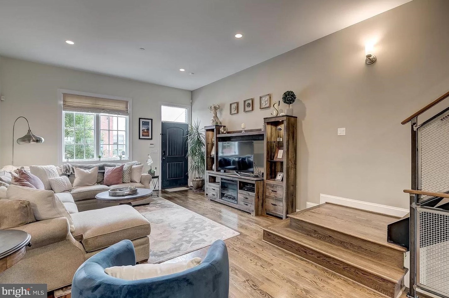 3806 Dillon St, Baltimore MD  21224-5248 exterior