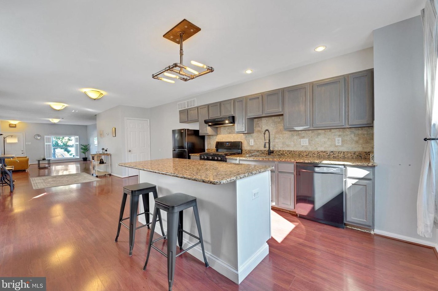 221 Lakewood Ave, Baltimore MD 21224-1143 exterior