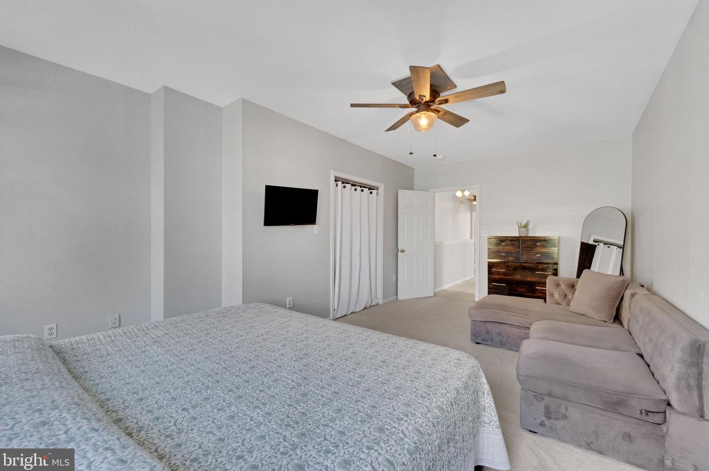 221 Lakewood Ave, Baltimore MD 21224-1143 exterior