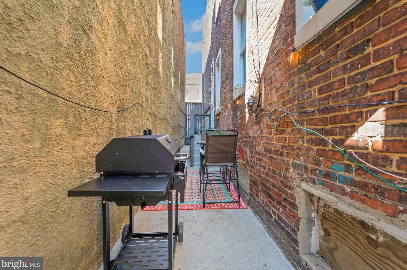 221 Lakewood Ave, Baltimore MD 21224-1143 exterior