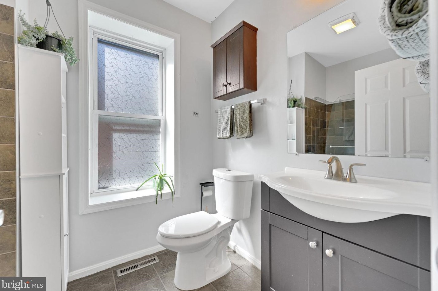 221 Lakewood Ave, Baltimore MD 21224-1143 exterior