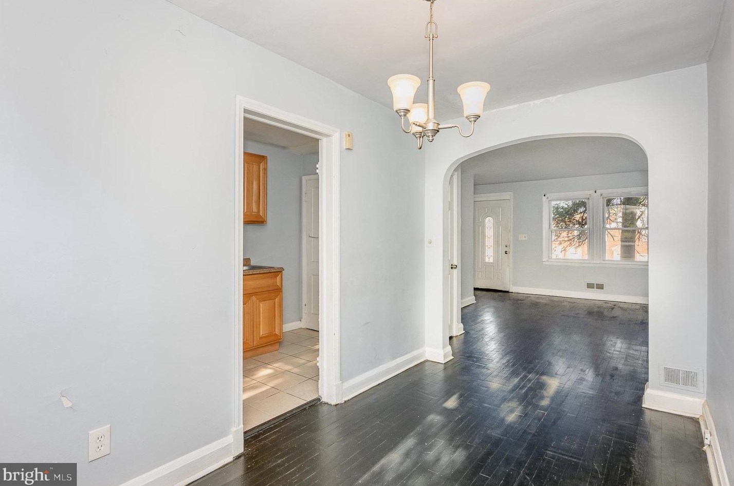 3633 Dudley Ave, Baltimore MD 21213-1828 exterior