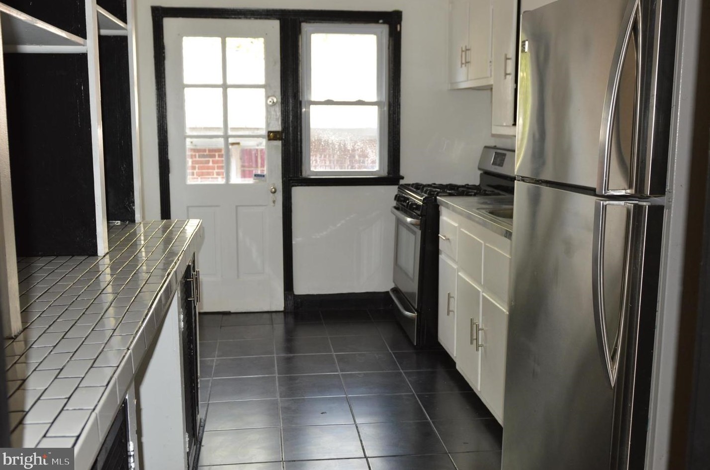 1522 Roundhill Rd, Baltimore MD  21218-2211 exterior