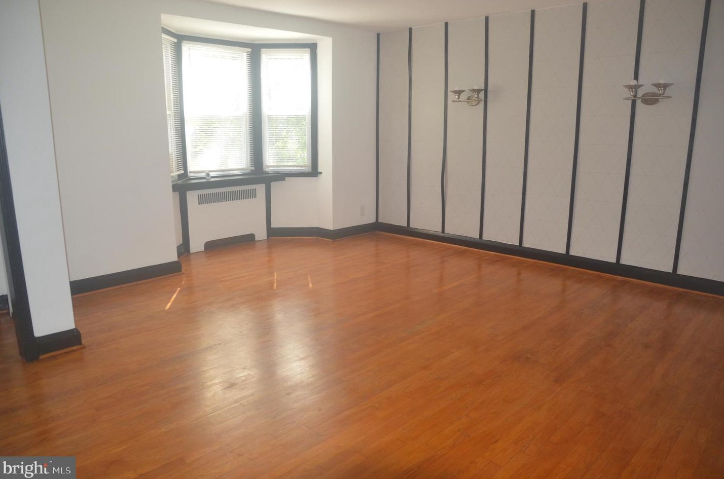 1522 Roundhill Rd, Baltimore MD  21218-2211 exterior