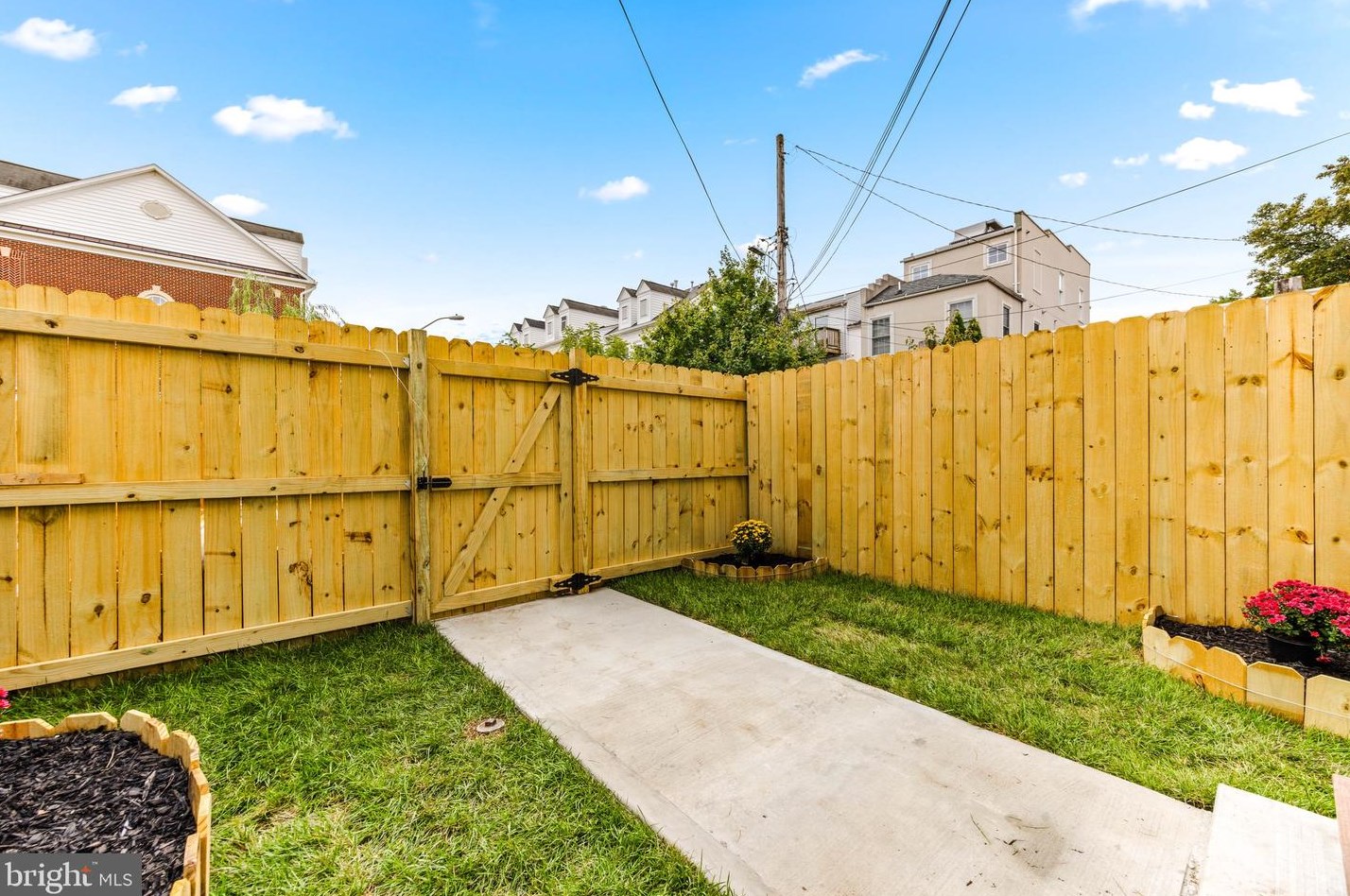 843 Mchenry St, Baltimore MD 21223-3011 exterior