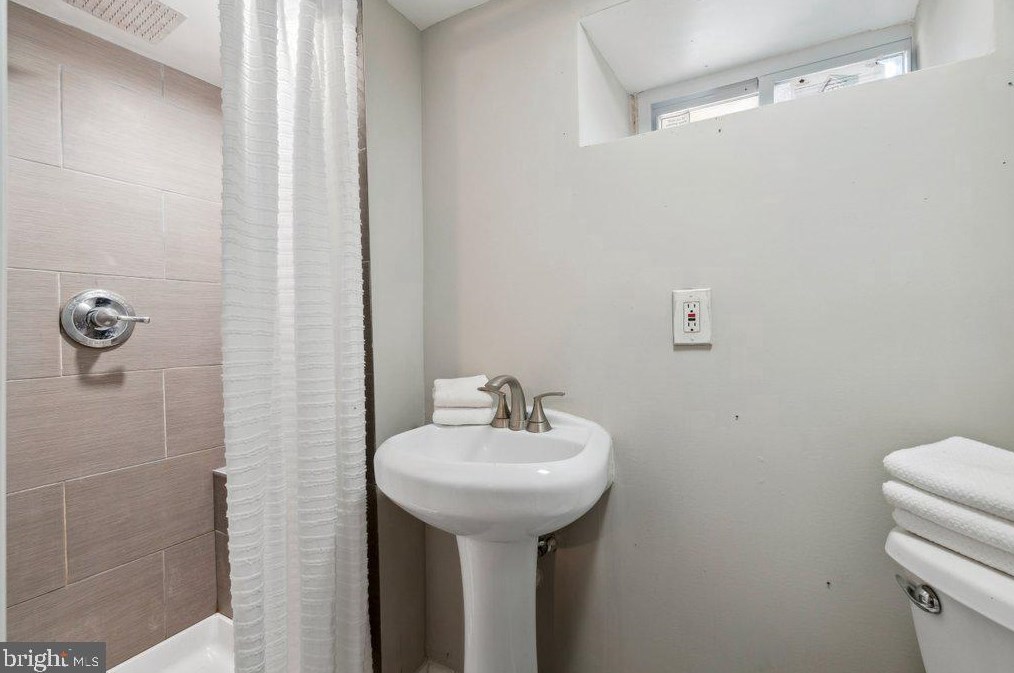 3632 Columbus Dr, Baltimore MD  21215-6121 exterior