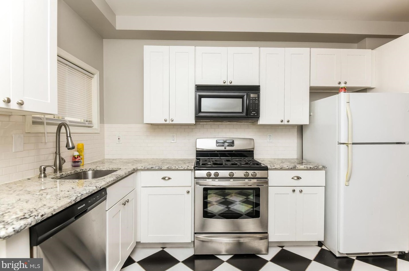 113 Fort Ave, Baltimore MD  21230-4512 exterior