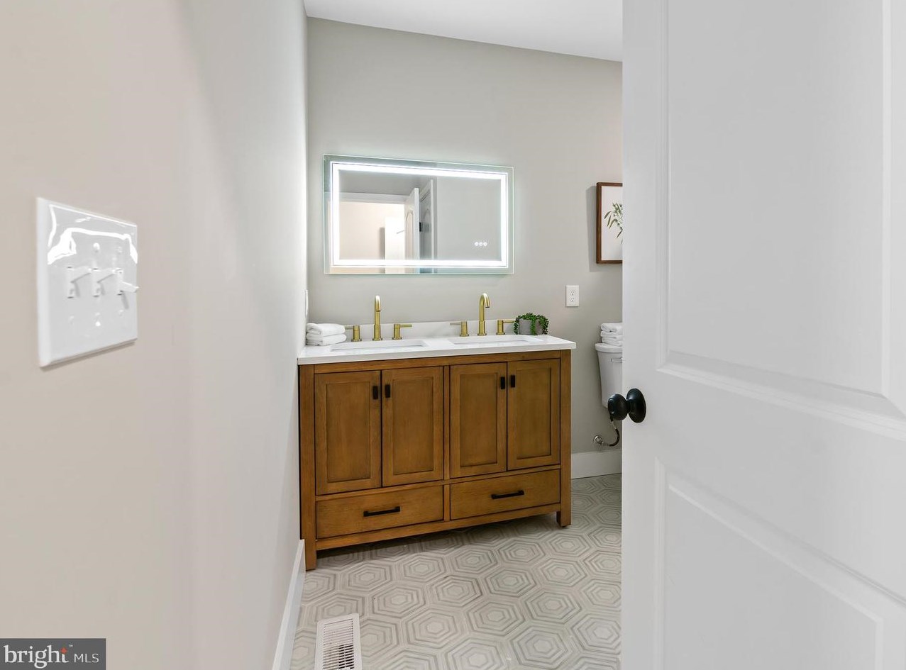 702 Eaton St, Baltimore MD  21224-4315 exterior