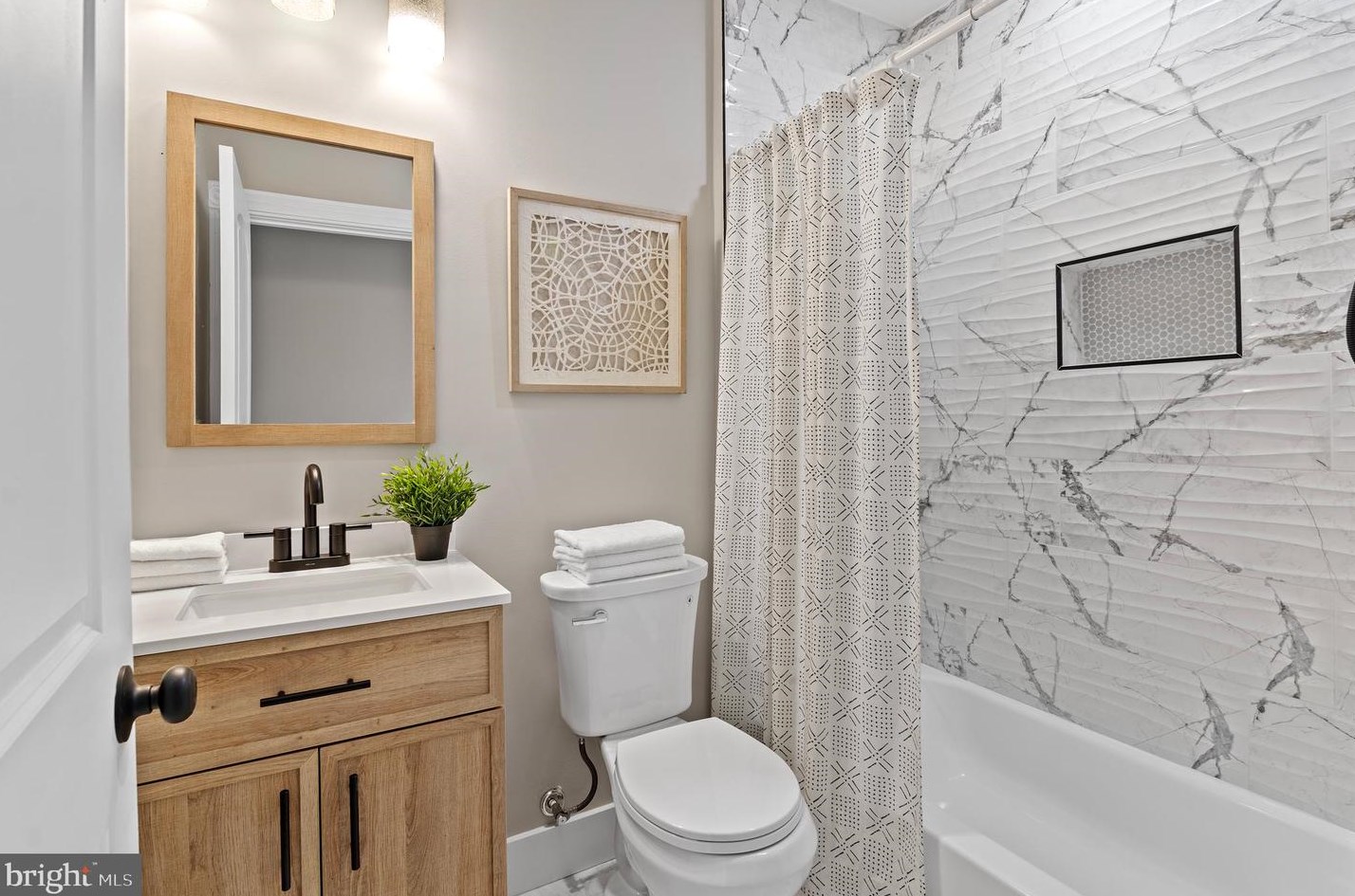 702 Eaton St, Baltimore MD  21224-4315 exterior