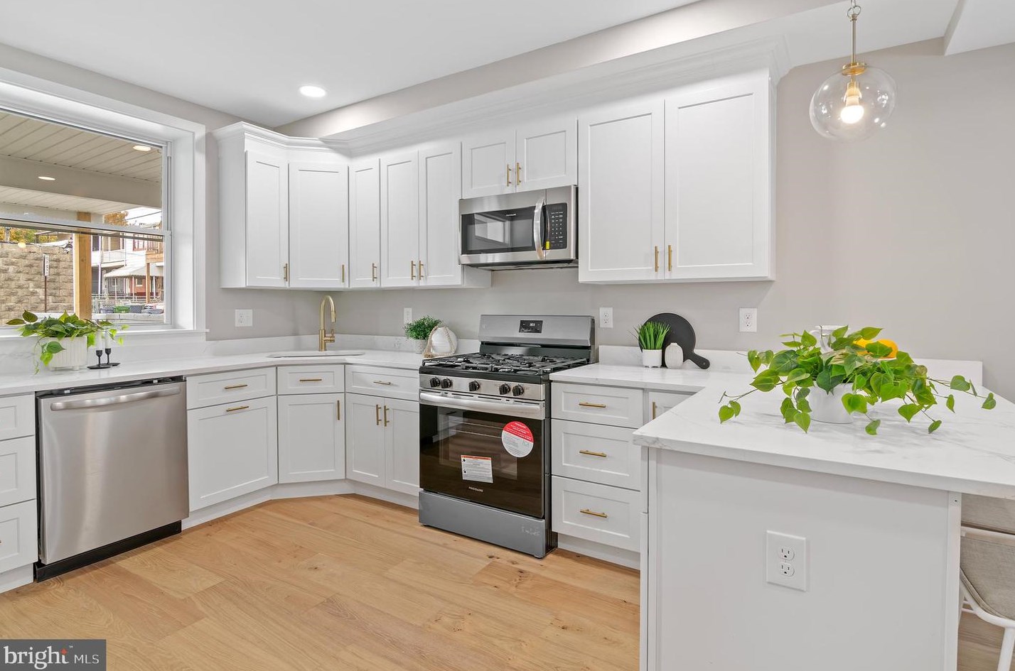 702 Eaton St, Baltimore MD  21224-4315 exterior