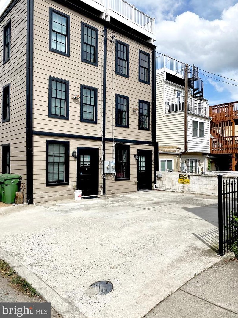 2527 Fleet St, Baltimore MD  21224-3707 exterior