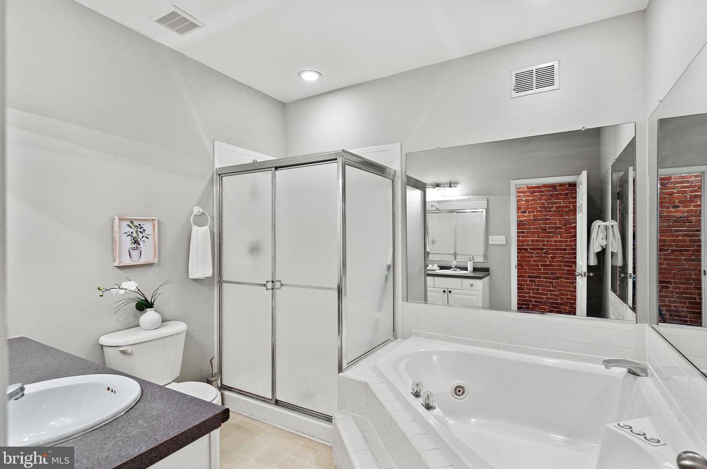 1413 Light St, Baltimore MD 21230-3935 exterior