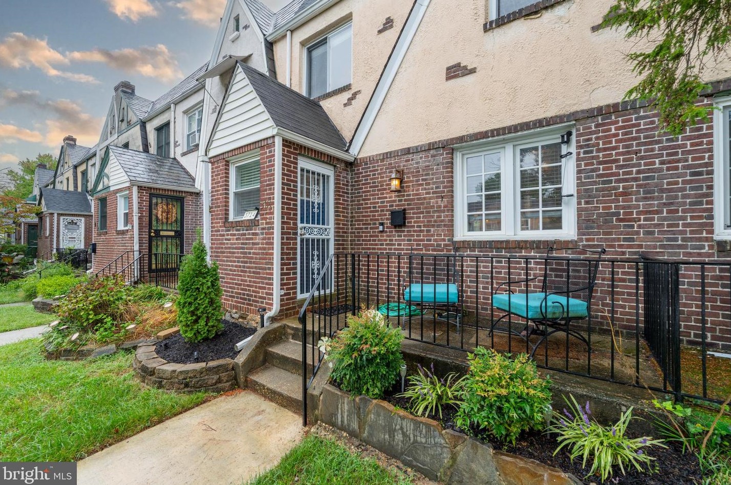 3714 Elkader Rd, Baltimore MD  21218-2004 exterior