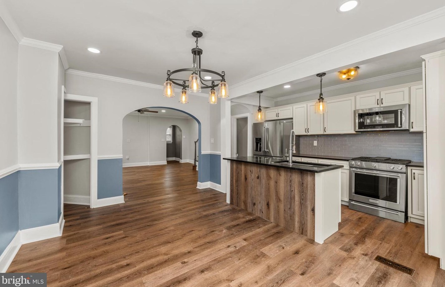 3714 Elkader Rd, Baltimore MD  21218-2004 exterior