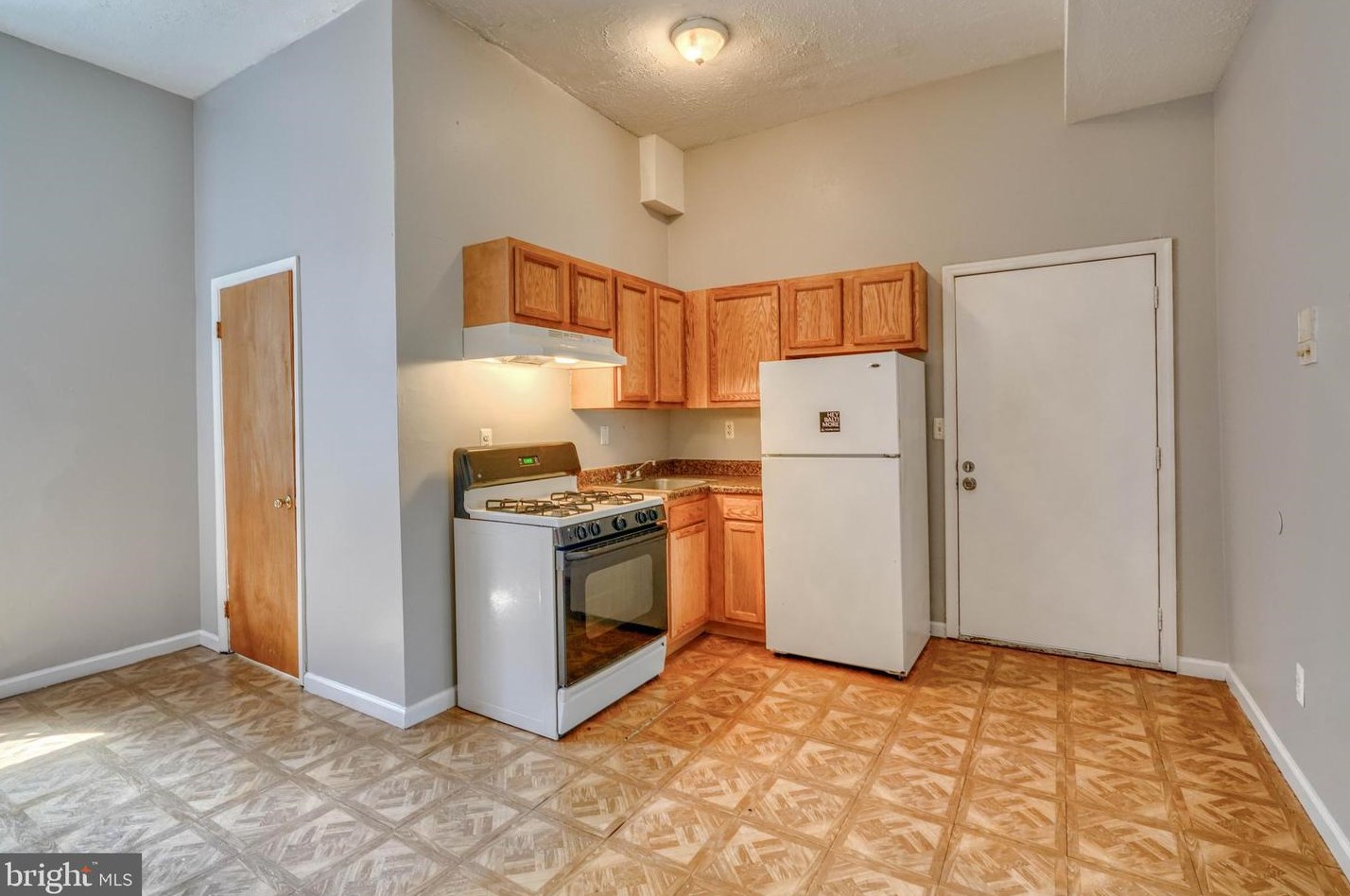 316 Paca St, Baltimore MD 21201-1814 exterior