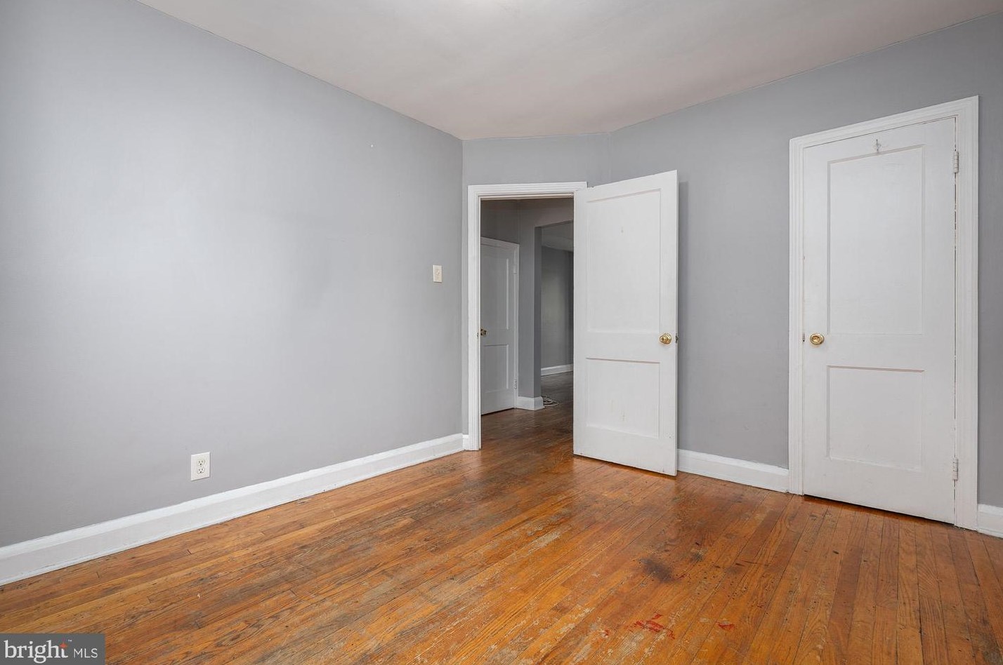 6103 Chinquapin Pkwy, Baltimore MD 21239-1944 exterior