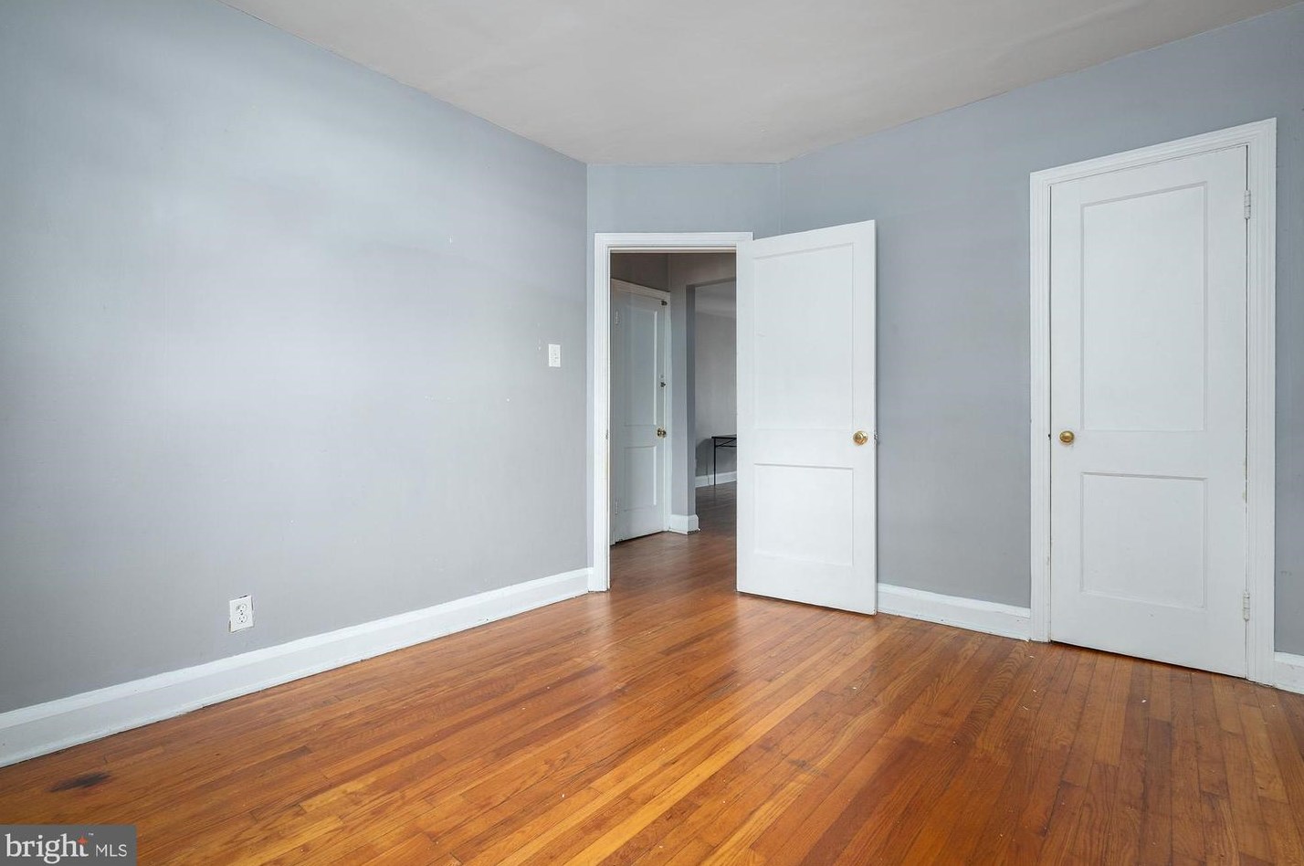 6103 Chinquapin Pkwy, Baltimore MD 21239-1944 exterior